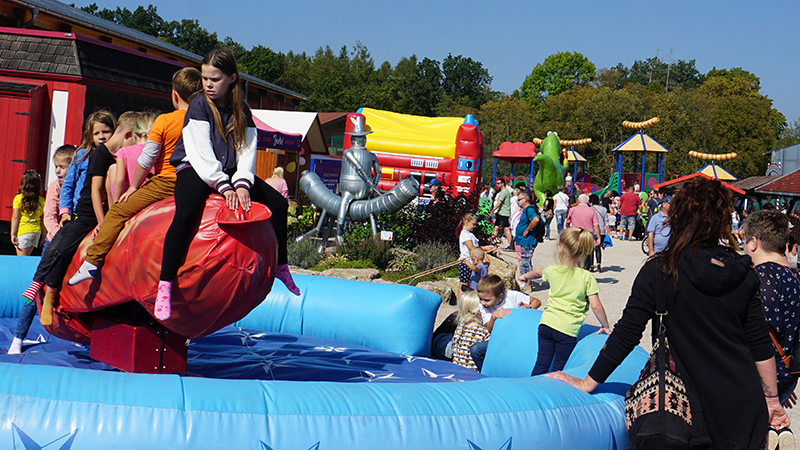 Das war Theos wundervolles Kindertagsfest ...